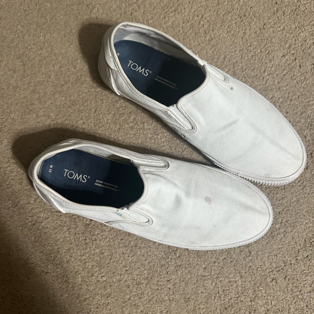 Men’s Toms Slip On Sneakers